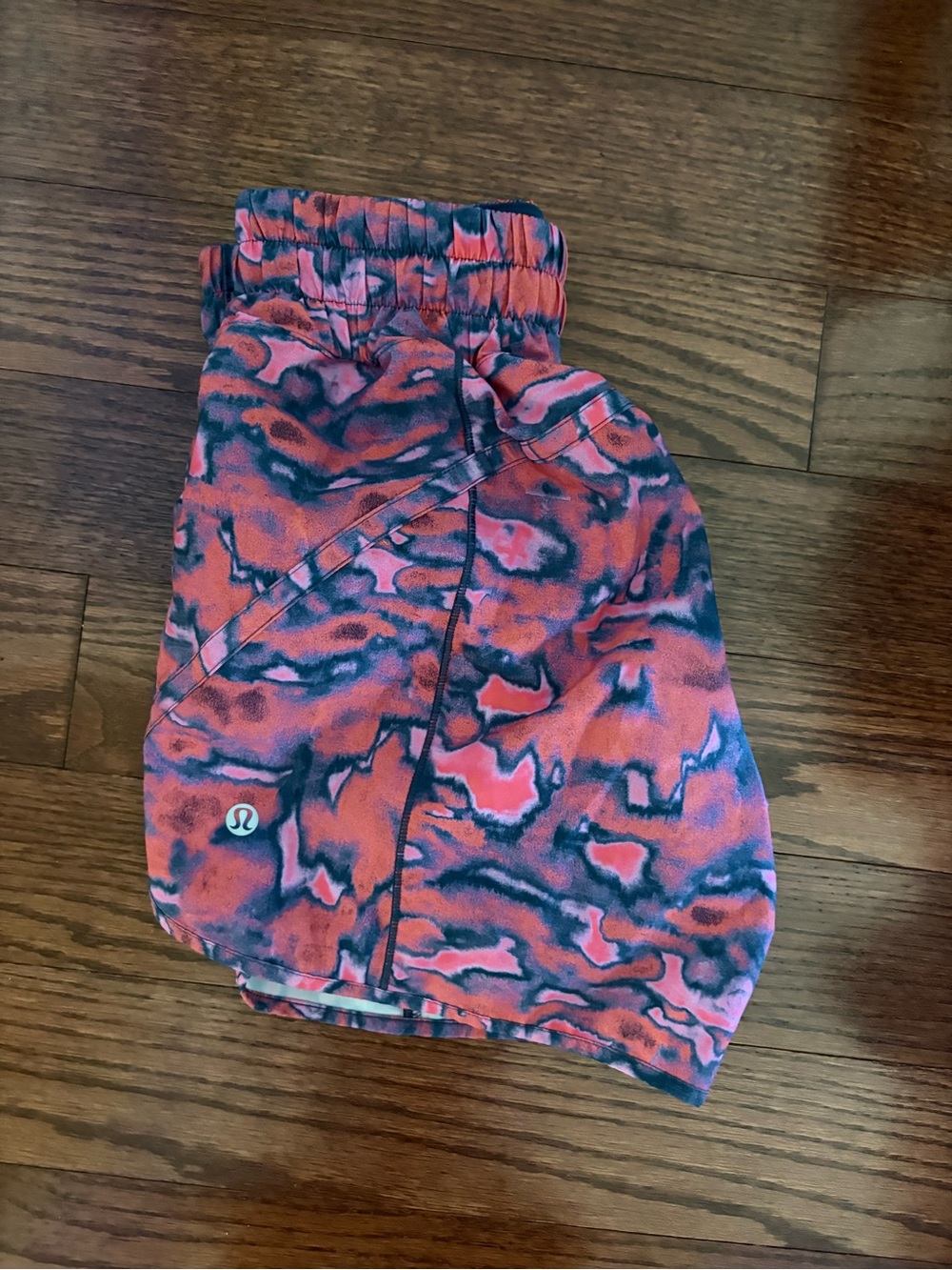 lululemon athletica Tracker Shorts size 4